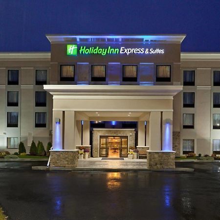Holiday Inn Express & Suites Malone By Ihg Экстерьер фото